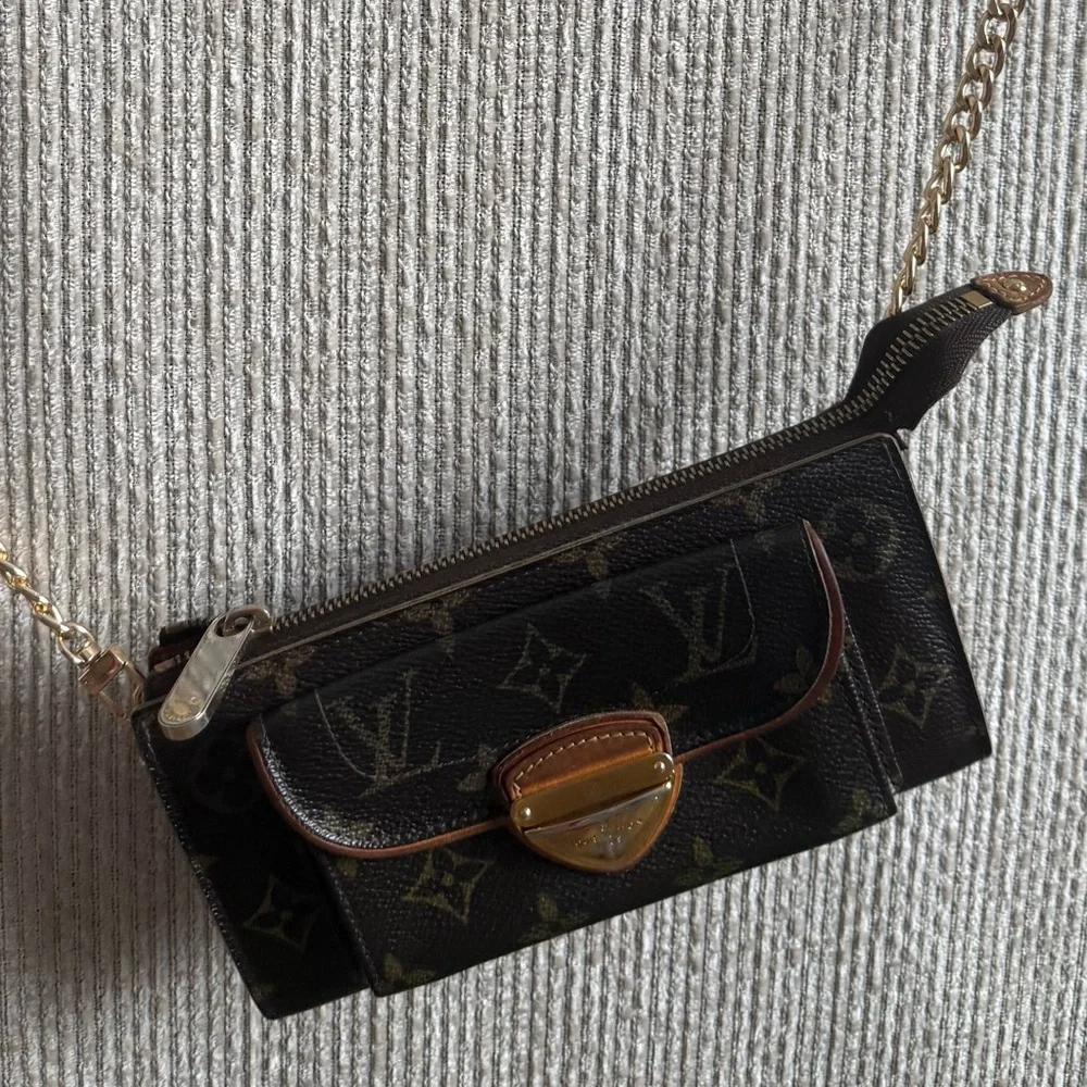 Louis Vuitton wallet/crossbody with 2 chains - Picture 3 of 15